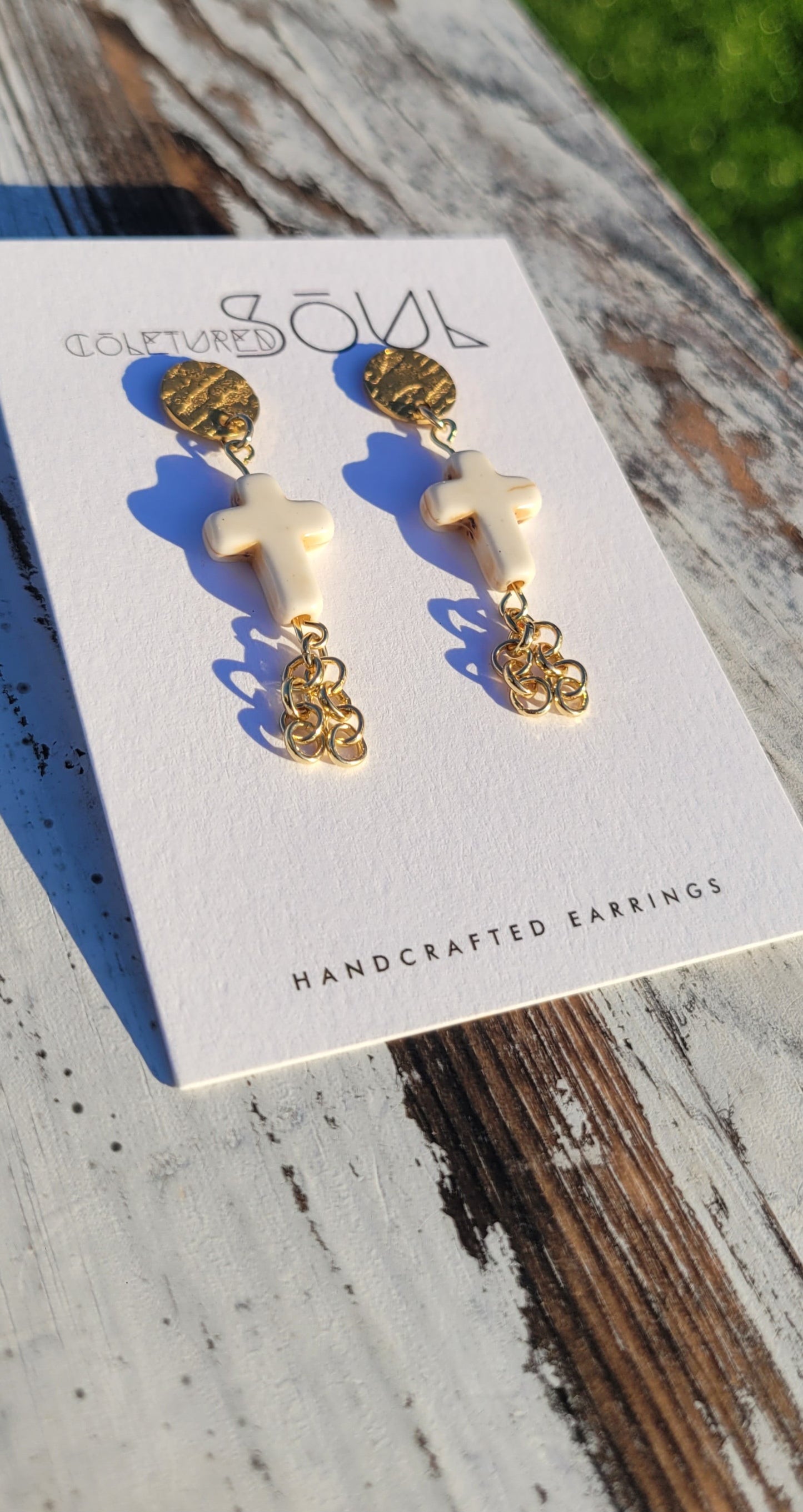 Kingdom Mini Cross - Ivory & Gold