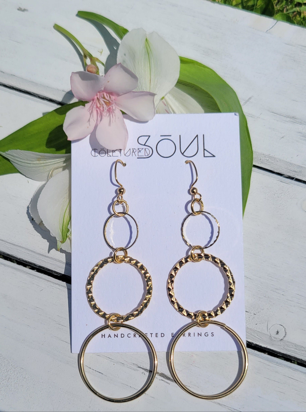 Geo Chic - Stacked Gold Circles