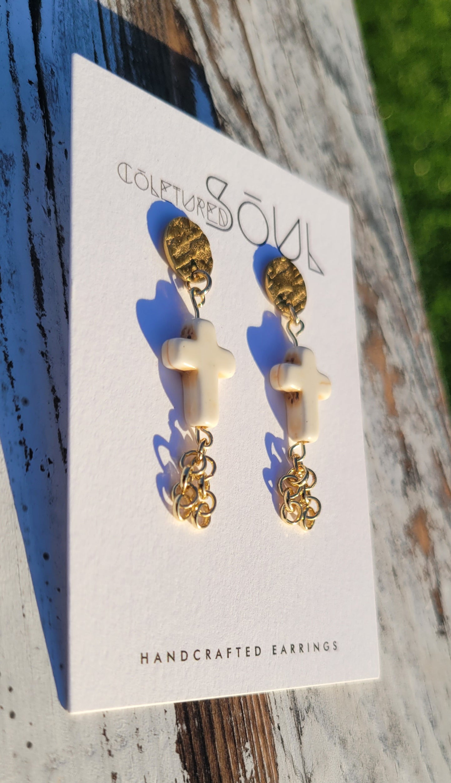 Kingdom Mini Cross - Ivory & Gold